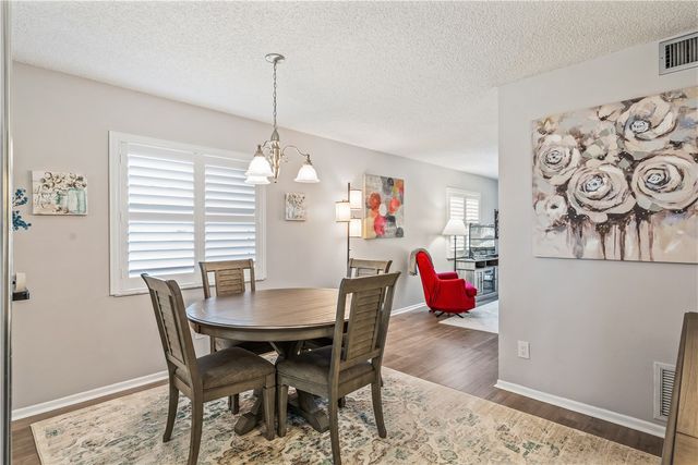 92 Spring Lake Drive 207, Vero Beach, FL 32962