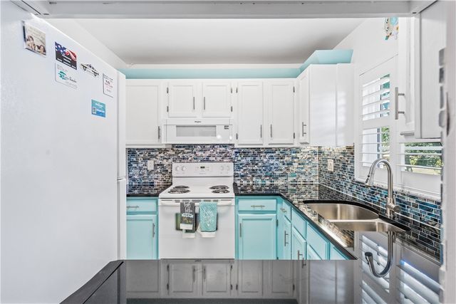 92 Spring Lake Drive 207, Vero Beach, FL 32962