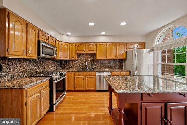 8002 TANWORTH CT, Springfield, VA 22152