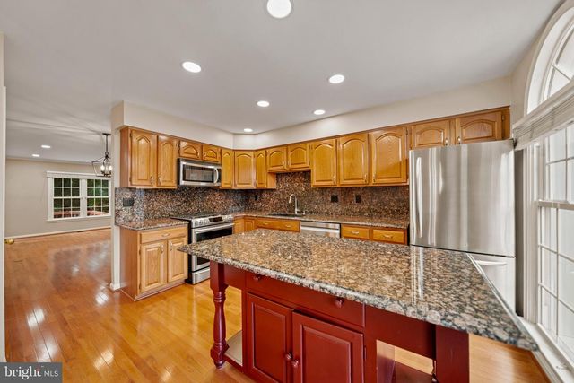 8002 TANWORTH CT, Springfield, VA 22152