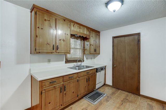 9625 Manor Lane, Gainesville, GA 30506