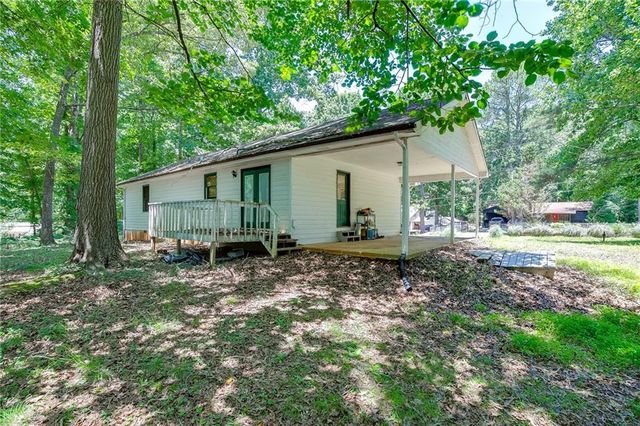 9625 Manor Lane, Gainesville, GA 30506