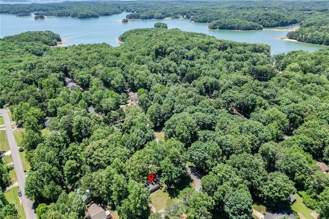9625 Manor Lane, Gainesville, GA 30506