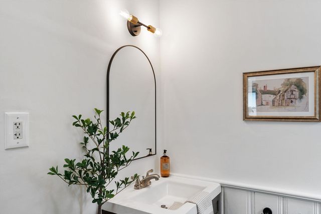 475 Pleasant St, Stoughton, MA 02072