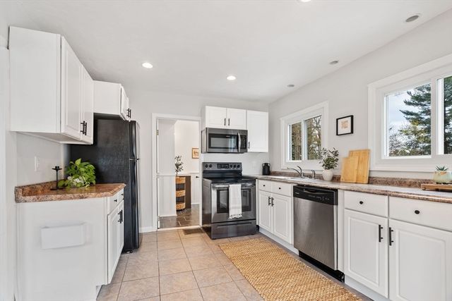 475 Pleasant St, Stoughton, MA 02072