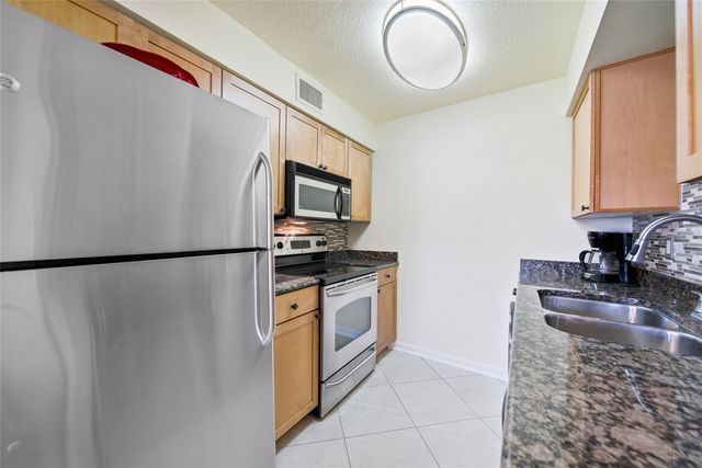5092 BEACH DRIVE SE A, St Petersburg, FL 33705