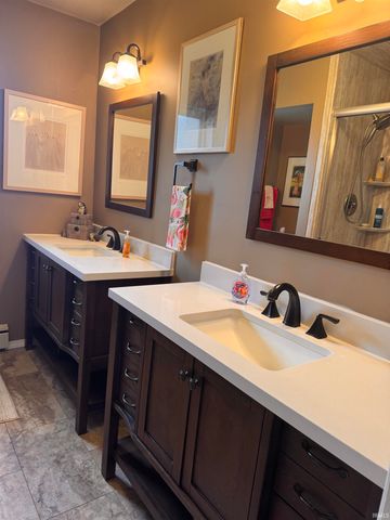 1927 Rockne Drive, South Bend, IN 46617