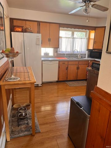 1927 Rockne Drive, South Bend, IN 46617