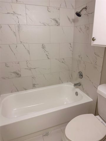 1515 Sandy Springs Road 1102, Houston, TX 77042