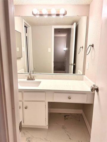 1515 Sandy Springs Road 1102, Houston, TX 77042