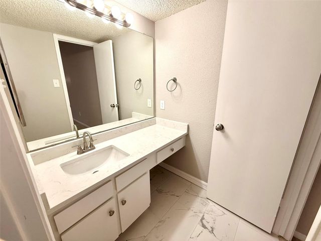 1515 Sandy Springs Road 1102, Houston, TX 77042