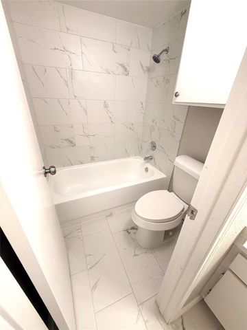 1515 Sandy Springs Road 1102, Houston, TX 77042