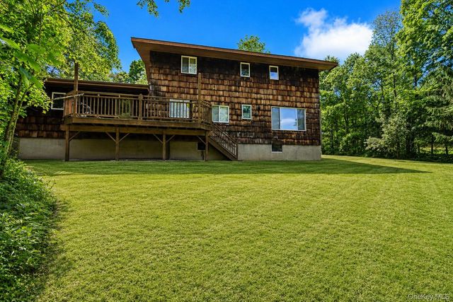 137 Lookout Pass, Stormville, NY 12582