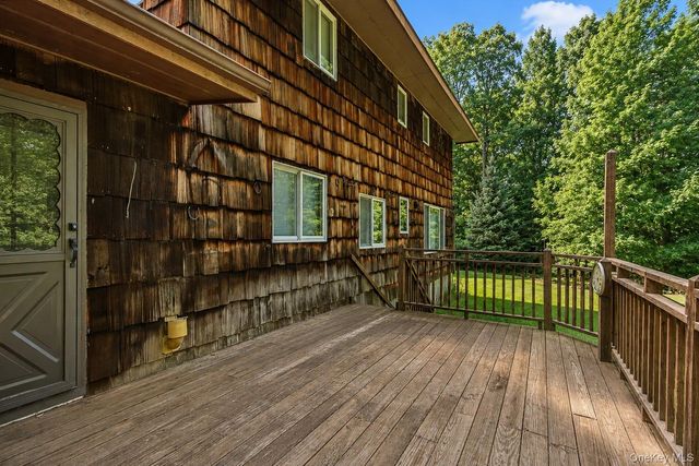 137 Lookout Pass, Stormville, NY 12582