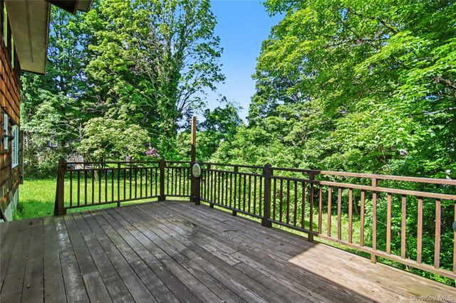 137 Lookout Pass, Stormville, NY 12582