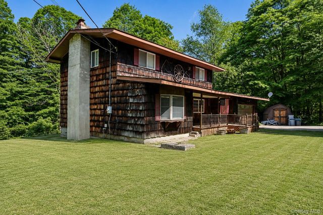 137 Lookout Pass, Stormville, NY 12582