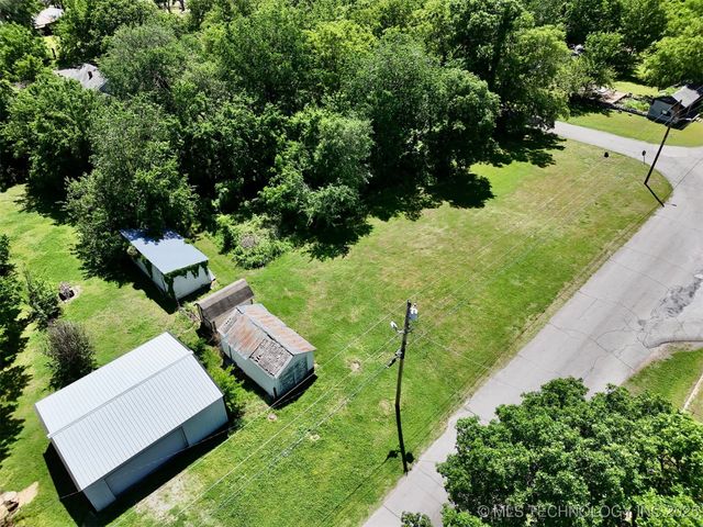 210 W Frontier Street, Salina, OK 74365