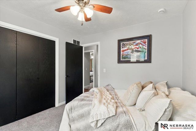 5340 NW 6th Street, Lincoln, NE 68521