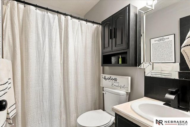 5340 NW 6th Street, Lincoln, NE 68521