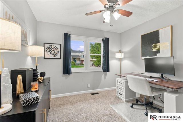 5340 NW 6th Street, Lincoln, NE 68521
