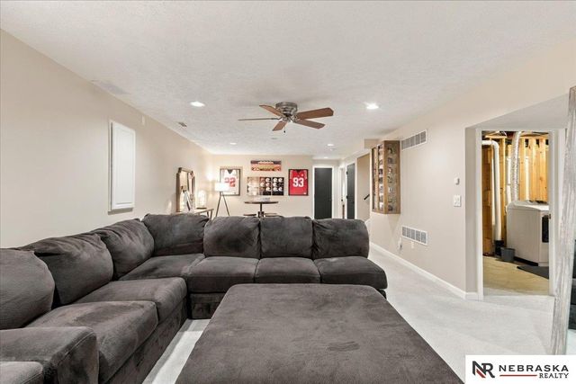 5340 NW 6th Street, Lincoln, NE 68521