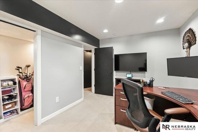 5340 NW 6th Street, Lincoln, NE 68521