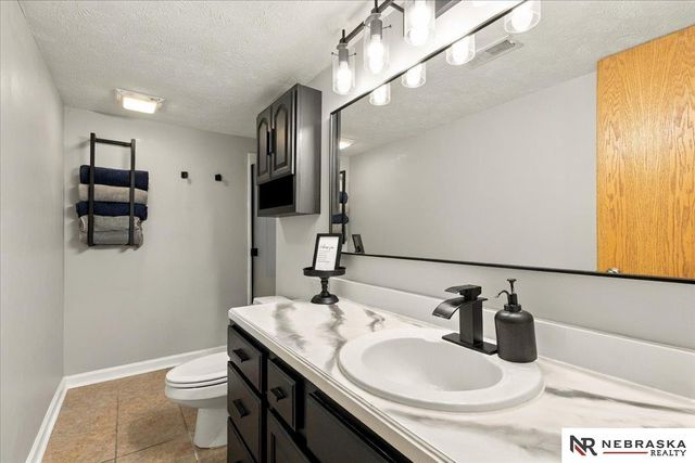 5340 NW 6th Street, Lincoln, NE 68521