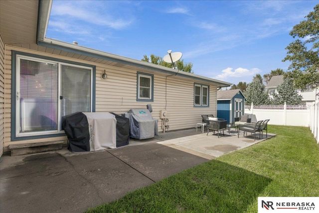 5340 NW 6th Street, Lincoln, NE 68521