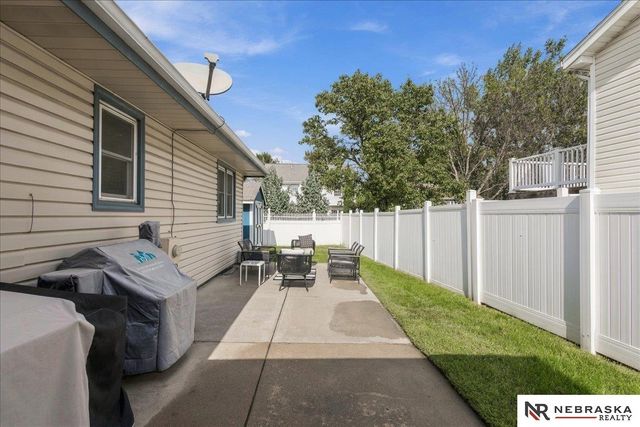 5340 NW 6th Street, Lincoln, NE 68521