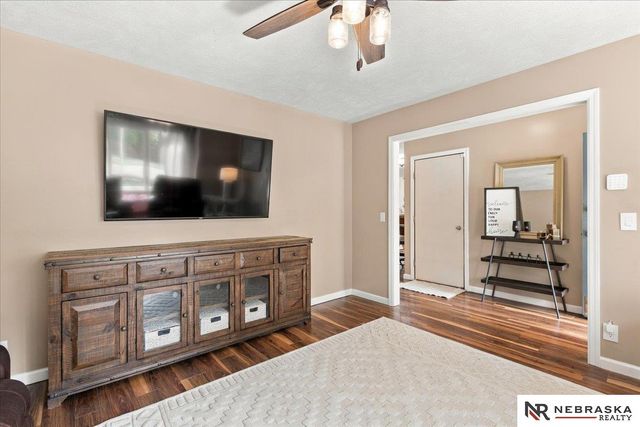 5340 NW 6th Street, Lincoln, NE 68521