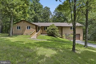 351 SILVERCREEK LN, Berkeley Springs, WV 25411