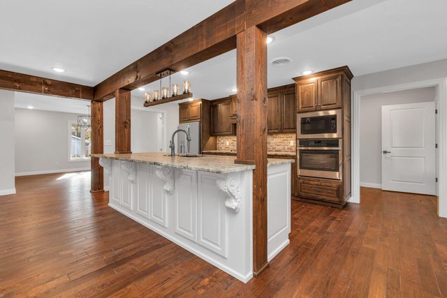 1413 E Downing Street, Springfield, MO 65804