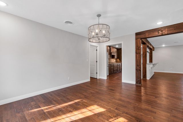 1413 E Downing Street, Springfield, MO 65804