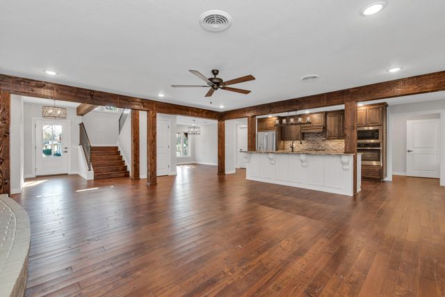 1413 E Downing Street, Springfield, MO 65804