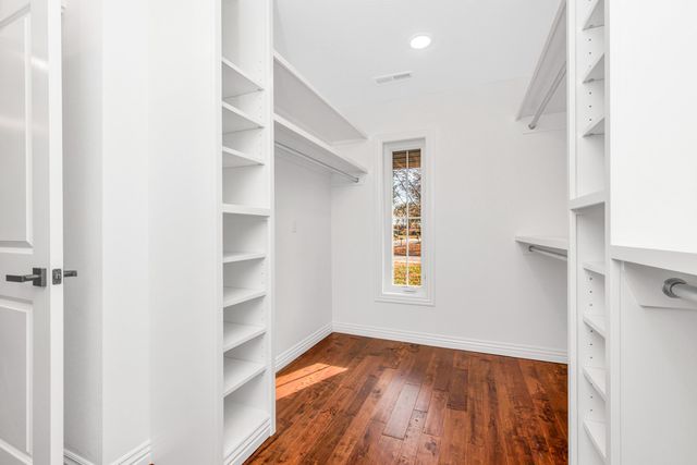 1413 E Downing Street, Springfield, MO 65804