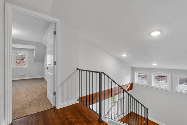 1413 E Downing Street, Springfield, MO 65804