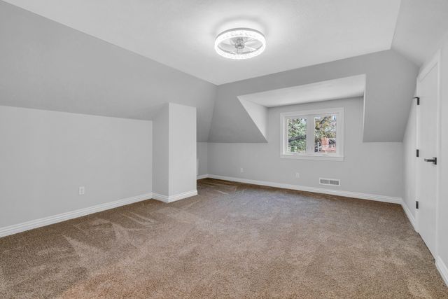 1413 E Downing Street, Springfield, MO 65804