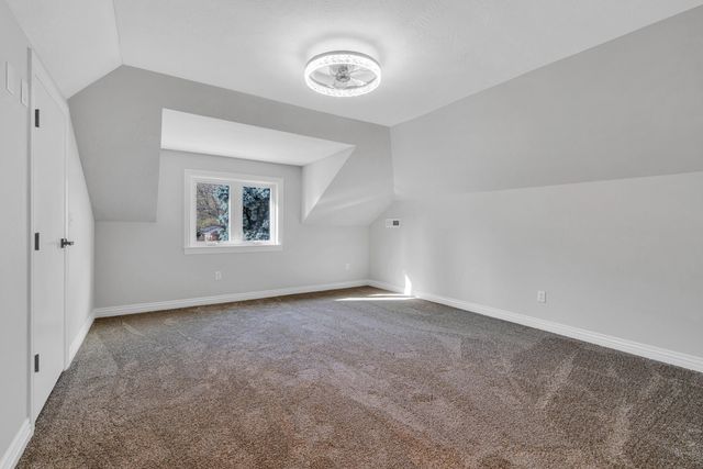 1413 E Downing Street, Springfield, MO 65804