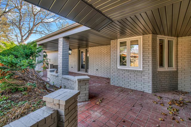 1413 E Downing Street, Springfield, MO 65804