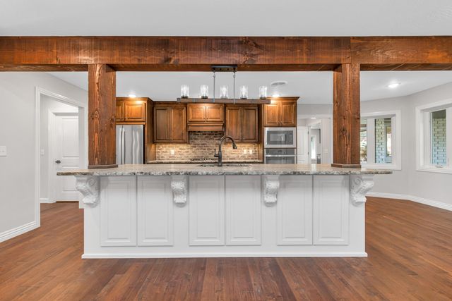 1413 E Downing Street, Springfield, MO 65804