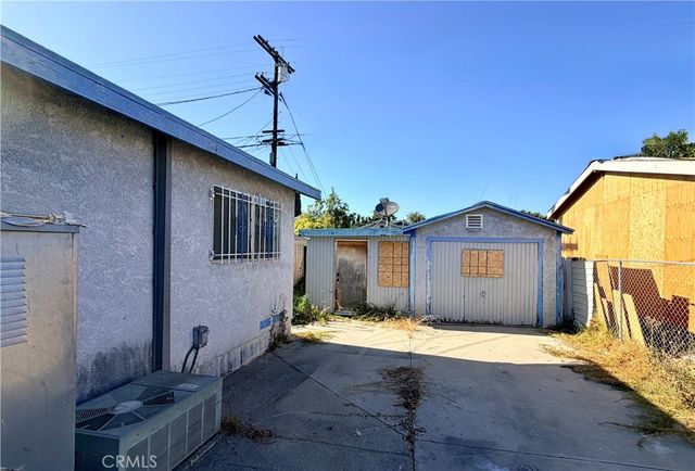 1223 W 69th, Los Angeles, CA 90044