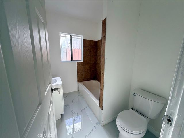 1223 W 69th, Los Angeles, CA 90044