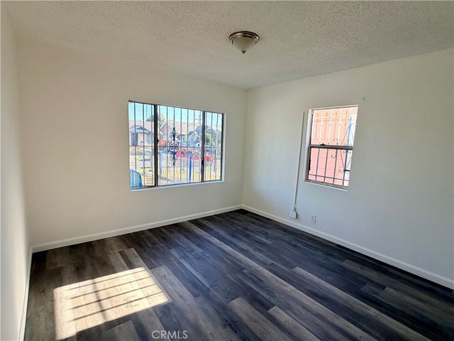 1223 W 69th, Los Angeles, CA 90044