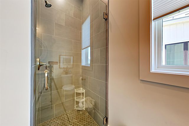 19517 Flying J BLVD 6, Spicewood, TX 78669