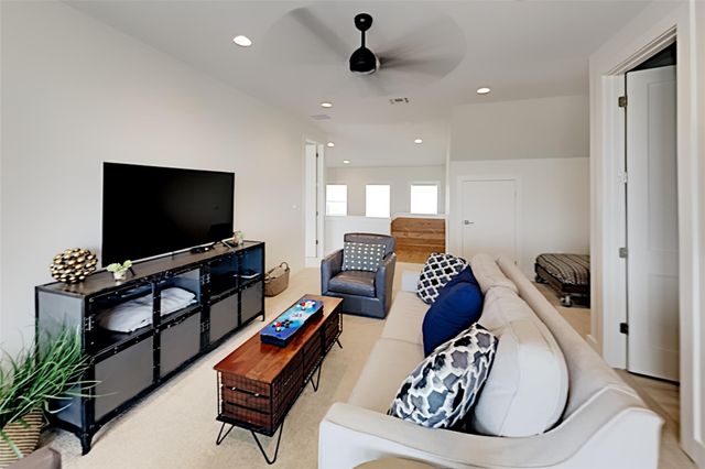 19517 Flying J BLVD 6, Spicewood, TX 78669