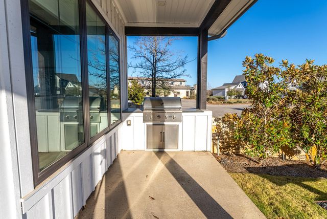 19517 Flying J BLVD 6, Spicewood, TX 78669