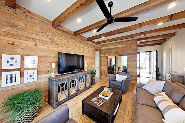 19517 Flying J BLVD 6, Spicewood, TX 78669