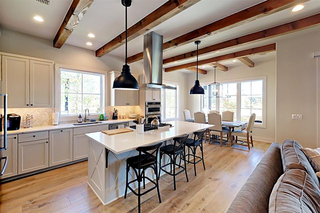 19517 Flying J BLVD 6, Spicewood, TX 78669