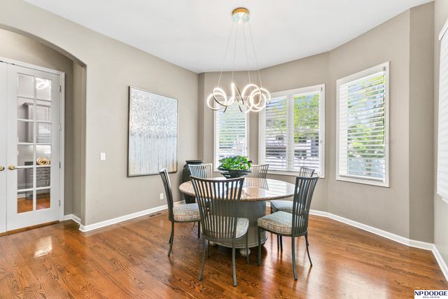 16026 Lake Circle, Omaha, NE 68116