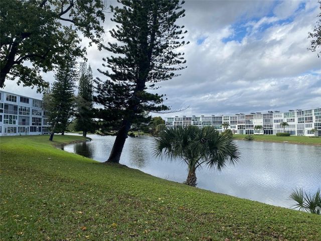 1023 Cambridge B 1023, Deerfield Beach, FL 33442